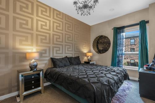 Muirhouse House | Cosy, Stylish Bedroom for Business and Work Travellers