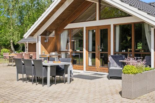 Sønder Nissum House | Cosy Summer House With Whirlpool