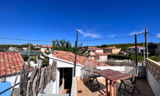 Martigues Apartment | Cosy T2 les pieds dans la mer