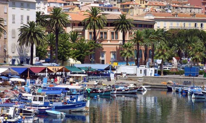 Corse-du-Sud Apartment | Cosy T3 city center apartment, ideal for families and close to everything!