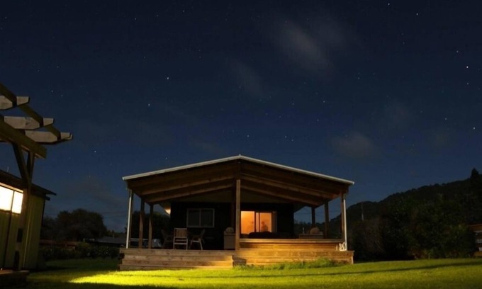 Hahei House | Cosy Traditional Kiwi Bach