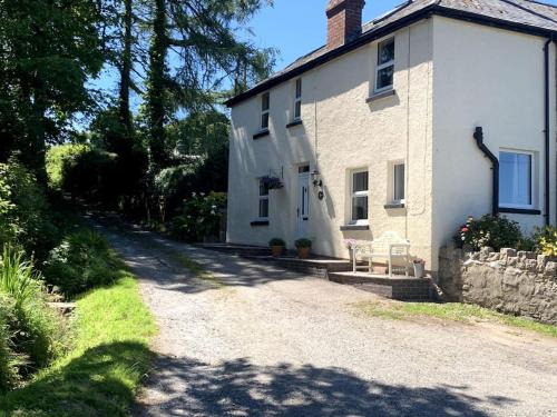 Colwyn Bay House | Cosy Two Bedroom Cottage with Fireplace
