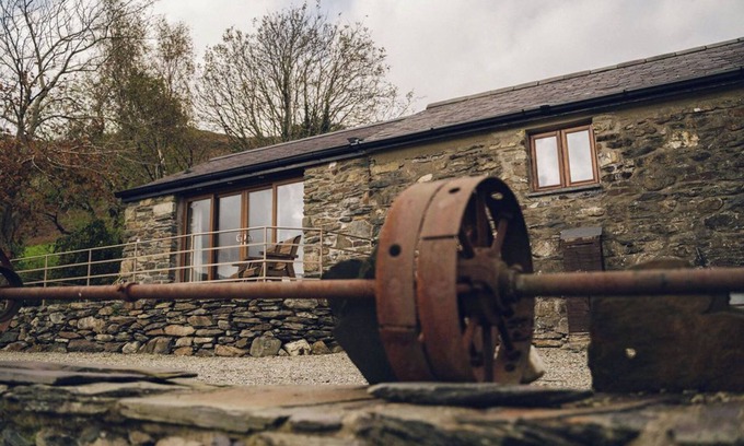 Beddgelert Cottage | Cosy Underfloor Heated 17th Century Renovated Mill with Stunning Views