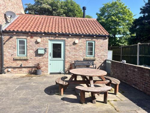Barmston House | Cosy Village location - One Bedroom Barn