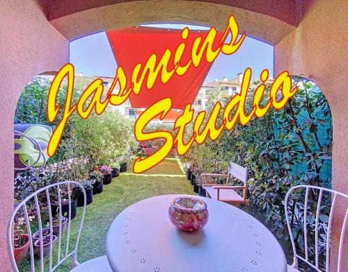 Vallauris Apartment | Cosy, Wi-Fi, jardin & parking, Jasmins Studio entre Cannes et Antibes