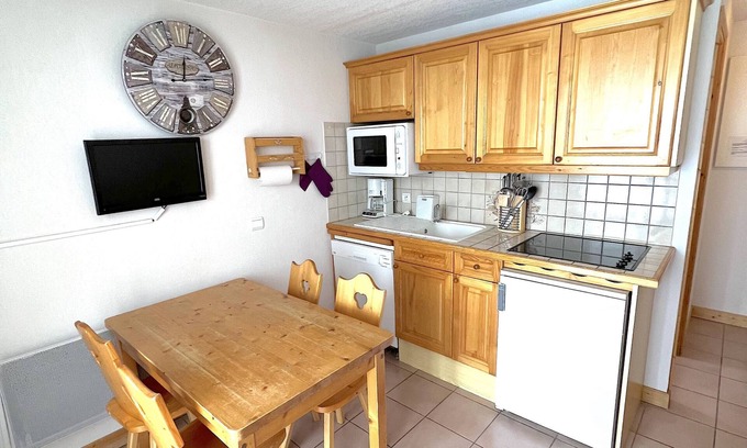 Bisanne 1500 Apartment | Cosy with Balcony & Close to the Slopes! #A108