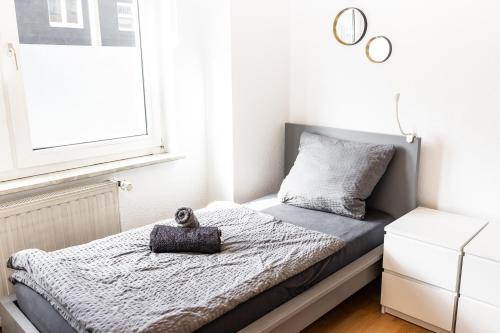 Gelsenkirchen-Mitte Apartment | CosyHomes24 - Centrally with balcony and parking space - Ge09b