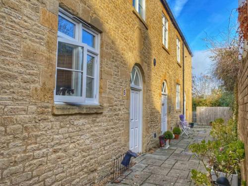 Chipping Norton Apartment | Cotswold Chapel, sleeps up to 5 in kingsize beds