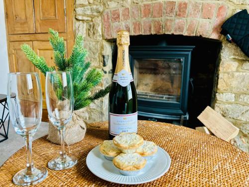 Chipping Norton House | Cotswold Home over 4 floors - perfect for Families Friends Contractors