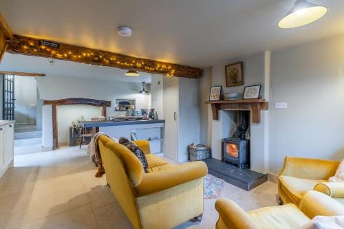 Stroud House | Cotswold Way Cottage