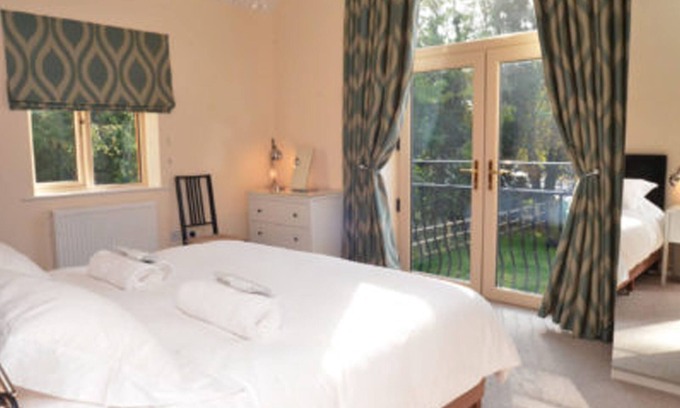 Stroud Cottage | Cotswolds Valleys Accommodation-Stony Hs