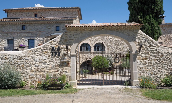 Saint-Sauveur-de-Cruzieres House | Cottage 'Gite Figuier Et Vignes' with Shared Pool, Private Terrace and Wi-Fi
