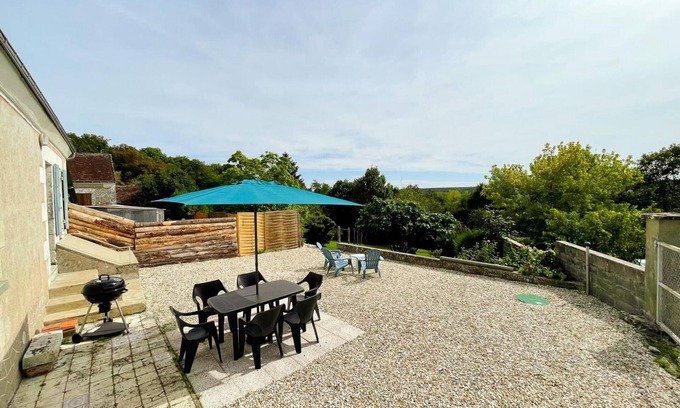 Saint-Quentin-sur-Inrois Cottage | Cottage with Garden, WiFi, Private Parking near Loches