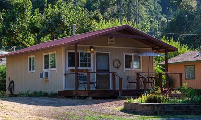 Somes Bar Cottage | cottage 1.
