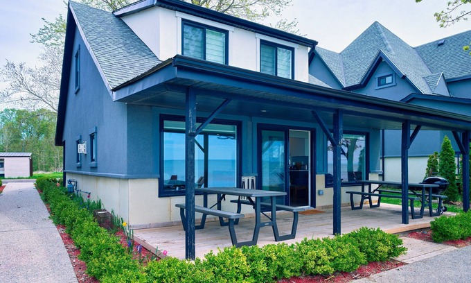 Wainfleet Cottage | Cottage 16: Beachfront Cottage Escape