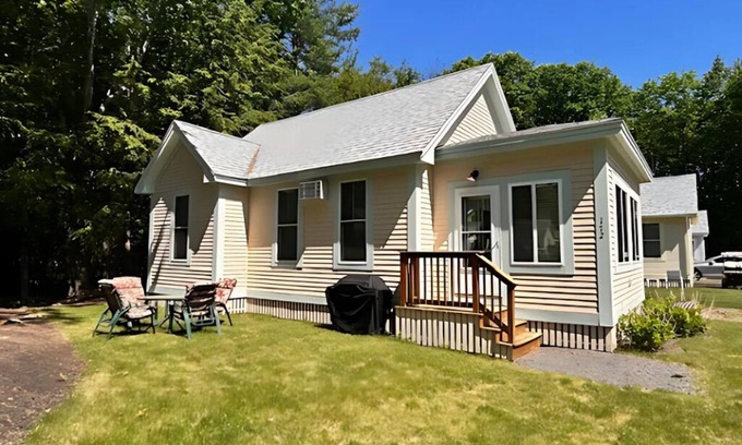 Moody Cottage | Cottage #172 Seaglass Village Cottage