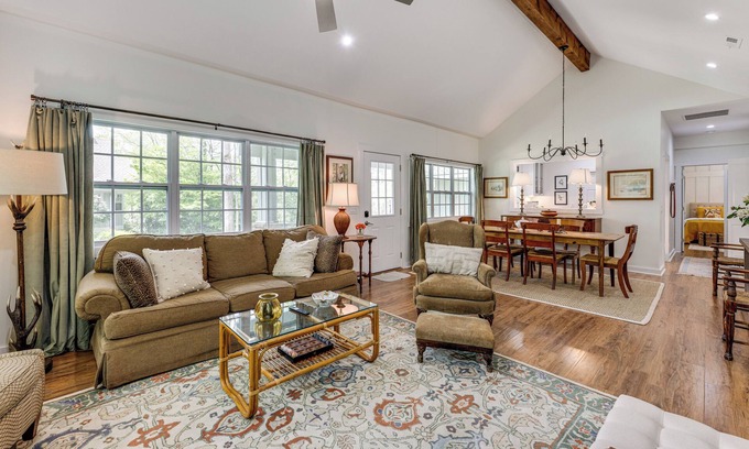 Highlands Cottage | Cottage 3 Mi to Dtwn Highlands: Bring Your Pup!