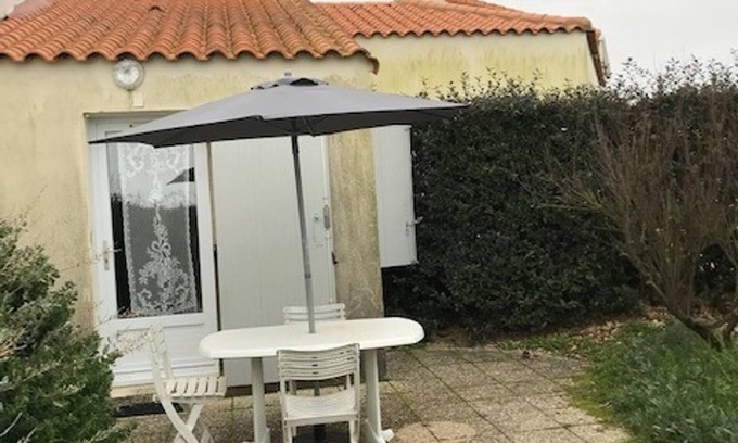 Barbatre House | Cottage 30m from beach for 4 guests - Barbâtre