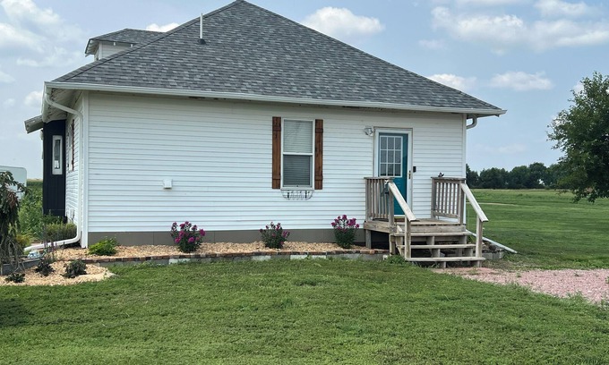 Miller Other | Cottage @ 359th - Cozy Updated Farmhouse in the Middle of a Hunting Hotspot