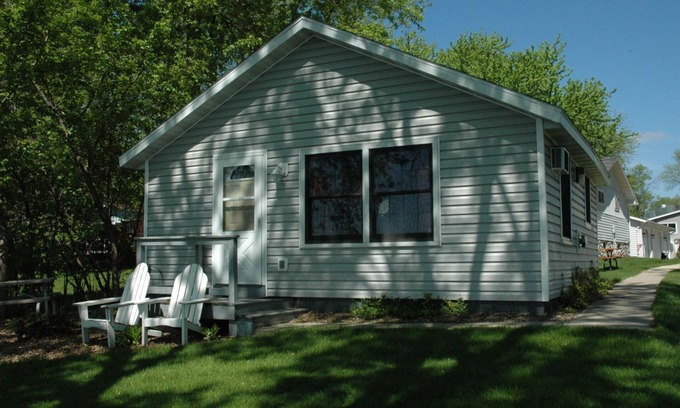 Fox Lake House | Cottage 5 on Beautiful Fox Lake!