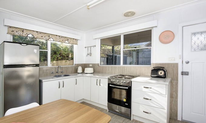 McCrae Cottage | Cottage by the Bay