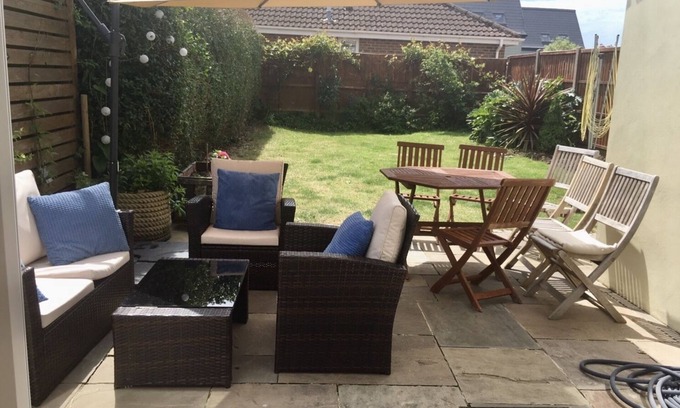 South Hayling Cottage | Cottage by the sea - 10 minutes walk to beach