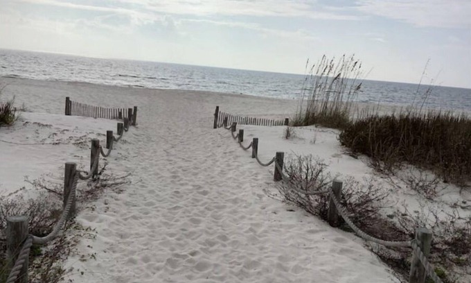 Port St. Joe Cottage | Cottage Cozy Corner Boat Parking 2 blks. from Boat Ramp 7 Min. Drive To Beach