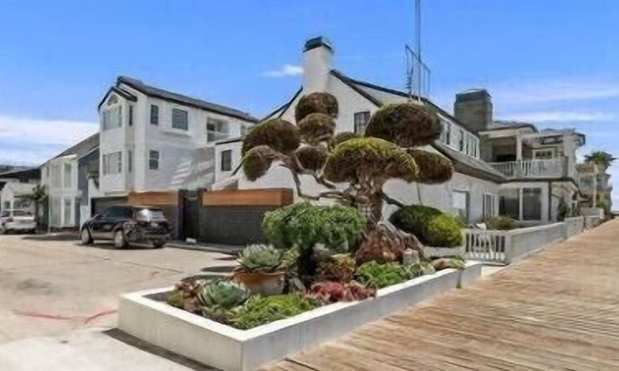 Peninsula Cottage | Cottage de La Peninsule family friendly. Garage! Walk btwn ocean & bay.