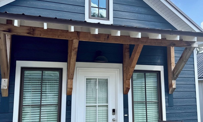 Auburn Cottage | Cottage District Q
