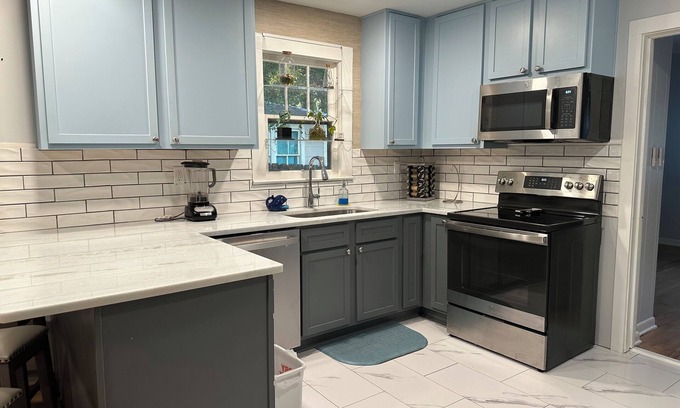 Foley Cottage | Cottage Downtown Foley/1 mi to Sports Complex/4 mi to OWA/11 mi to beach