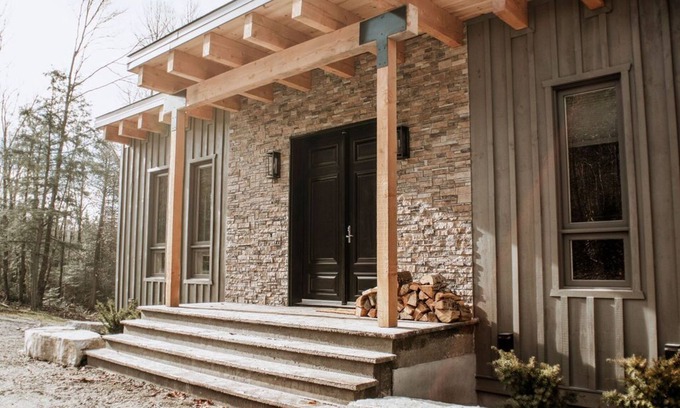 Les Collines-de-l'Outaouais Regional County Municipality Ski Chalet | Cottage Edelweiss Luxury/spa/ski/nature