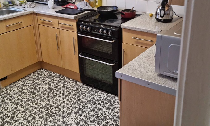 Waterlooville House | Cottage Feel By The Sea, 11mins drive to the Seafront