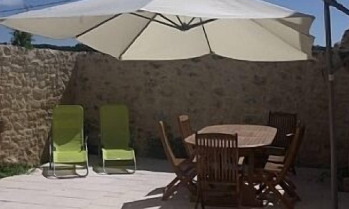 Villefranche-de-Lonchat Cottage | Cottage In Private, Rural Setting, Close To All Amenities