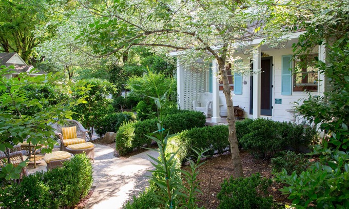 Calistoga Hotel | Cottage Grove Inn