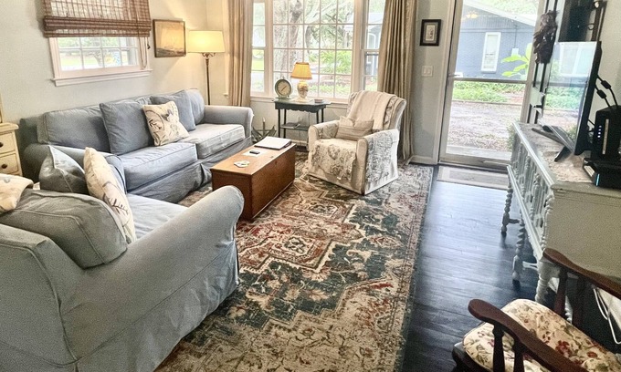 Isle of Palms Cottage | Cottage Home, IOP Classic,3br2ba, Beach&Park 3blks