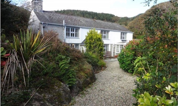 Aberdovey Cottage | Cottage in private woodland next to estuary, sleeps up to 9