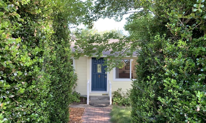 Graton House | Cottage in Rural Sebastopol, a few minutes Walk to the little Village of Graton