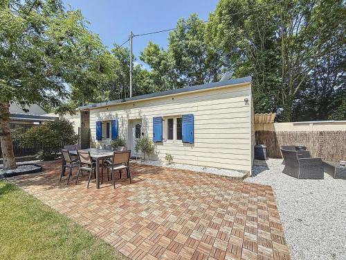Jullouville House | Cottage, L étrille, WIFI gratuit, proche de la mer, jardin, terrasse