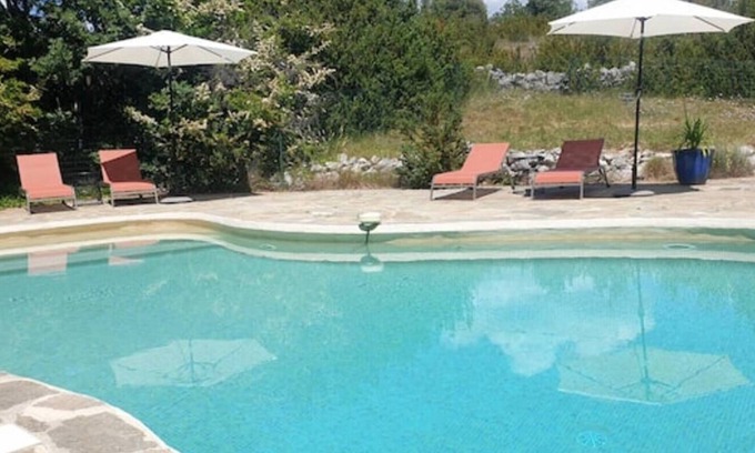 Simiane-la-Rotonde House | Cottage 'La Buisse - Les 2 Gites' with Mountain View, Shared Terrace and Wi-Fi
