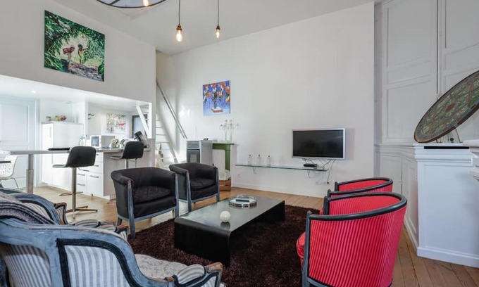 Cholet House | Cottage Le Rêve d'Esther, atypical and elegant!
