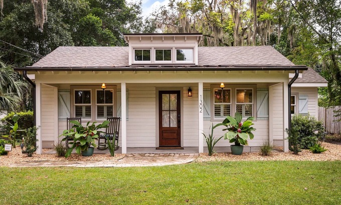 Pigeon Point House | Cottage near boat landing and downtown Beaufort - Hunting Island Pass
