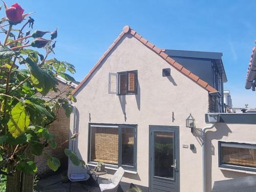 Noordwijk House | cottage near the beach in the center.*