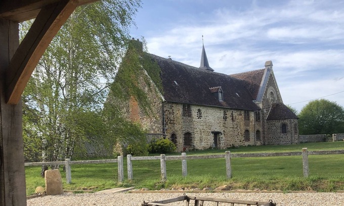 Les Baux-de-Breteuil House | cottage of Ste Suzanne