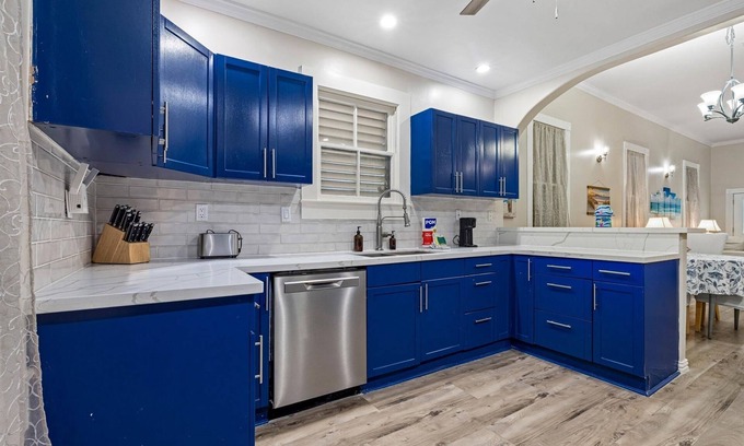 Galveston House | Cottage On Ave O 2 Bedroom Home