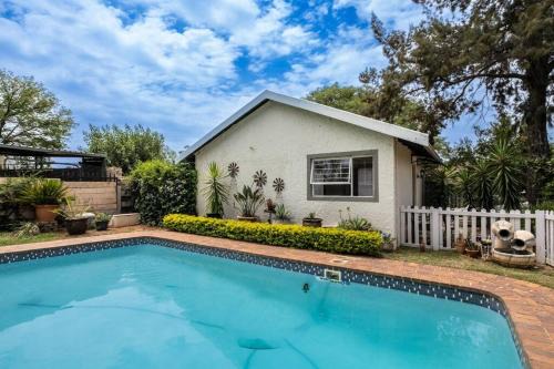 Greater Johannesburg Metropolitan Area House | Cottage on Keurboom