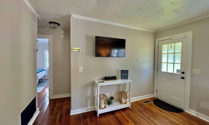 Beaufort Cottage | Cottage on Rodgers - Sleeps 4!