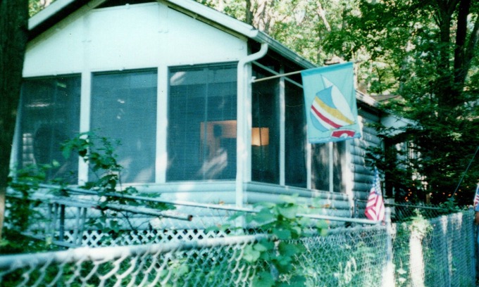 Michigan City Cottage | Cottage on the dune - short walk to beach