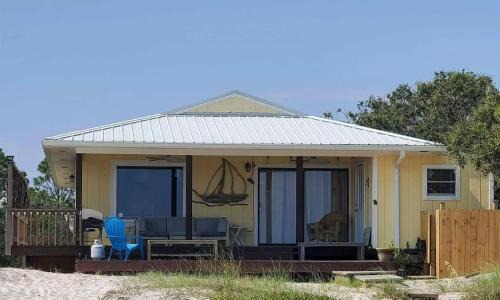 Fort Morgan House | Cottage on the Shore! Discounts: 30%/wk 40%/month!