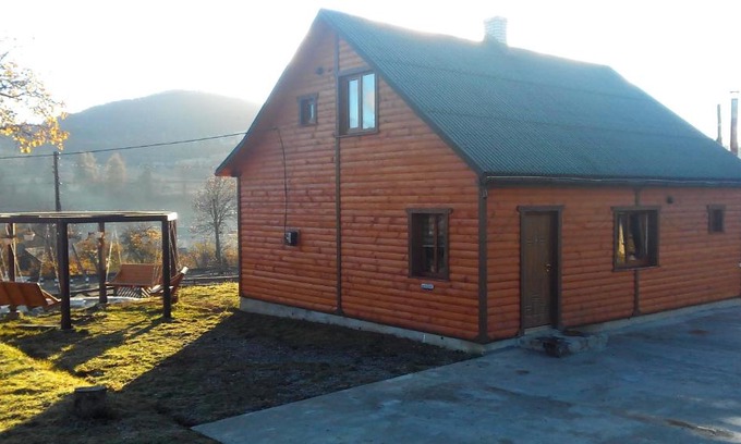 Yasinya Cabin | Cottage Ozerniy
