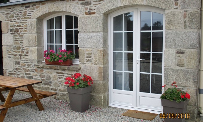 Garlan House | Cottage 'Penty's Ar Men 1' with Shared Terrace